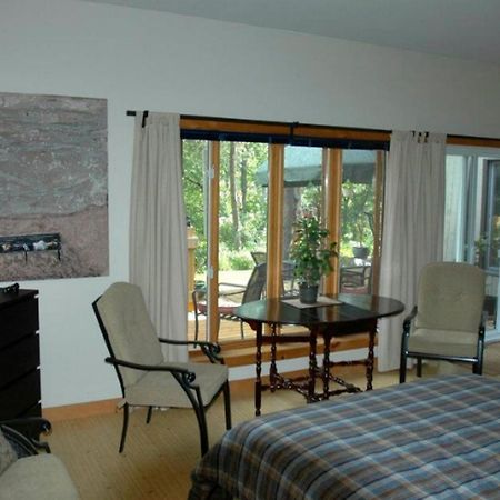 Gîte Au Pied Du Courant Mont-Laurier Chambre photo